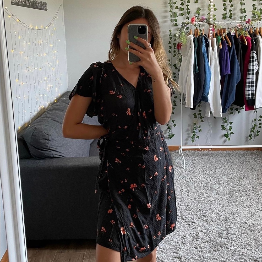 Dress - Picture 4 of 6